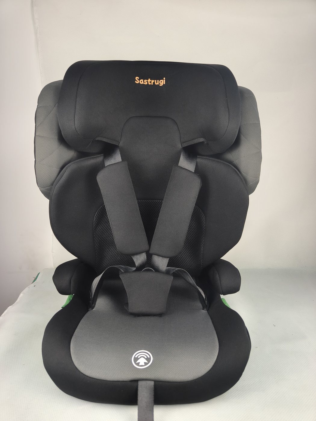 Sastrugi CS801 child car seat, deep grey colourway, front view